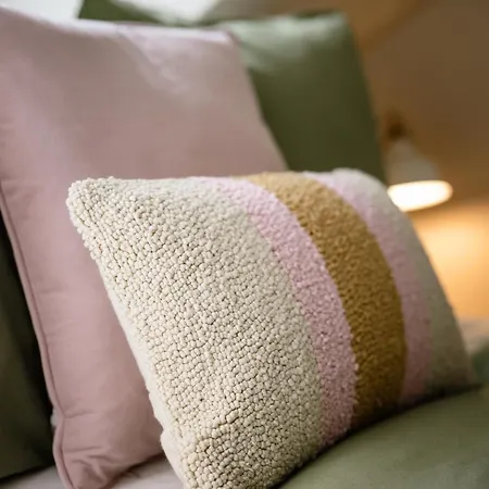 New! Designer For 4!best Location! Apartment Karlsbad
