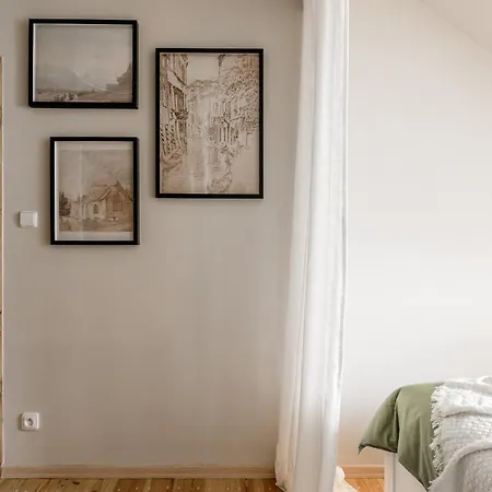 New! Designer For 4!best Location! Apartment Karlsbad