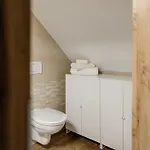 New! Designer For 4!best Location!