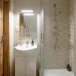 Apartamento New! Designer For 4!best Location! *